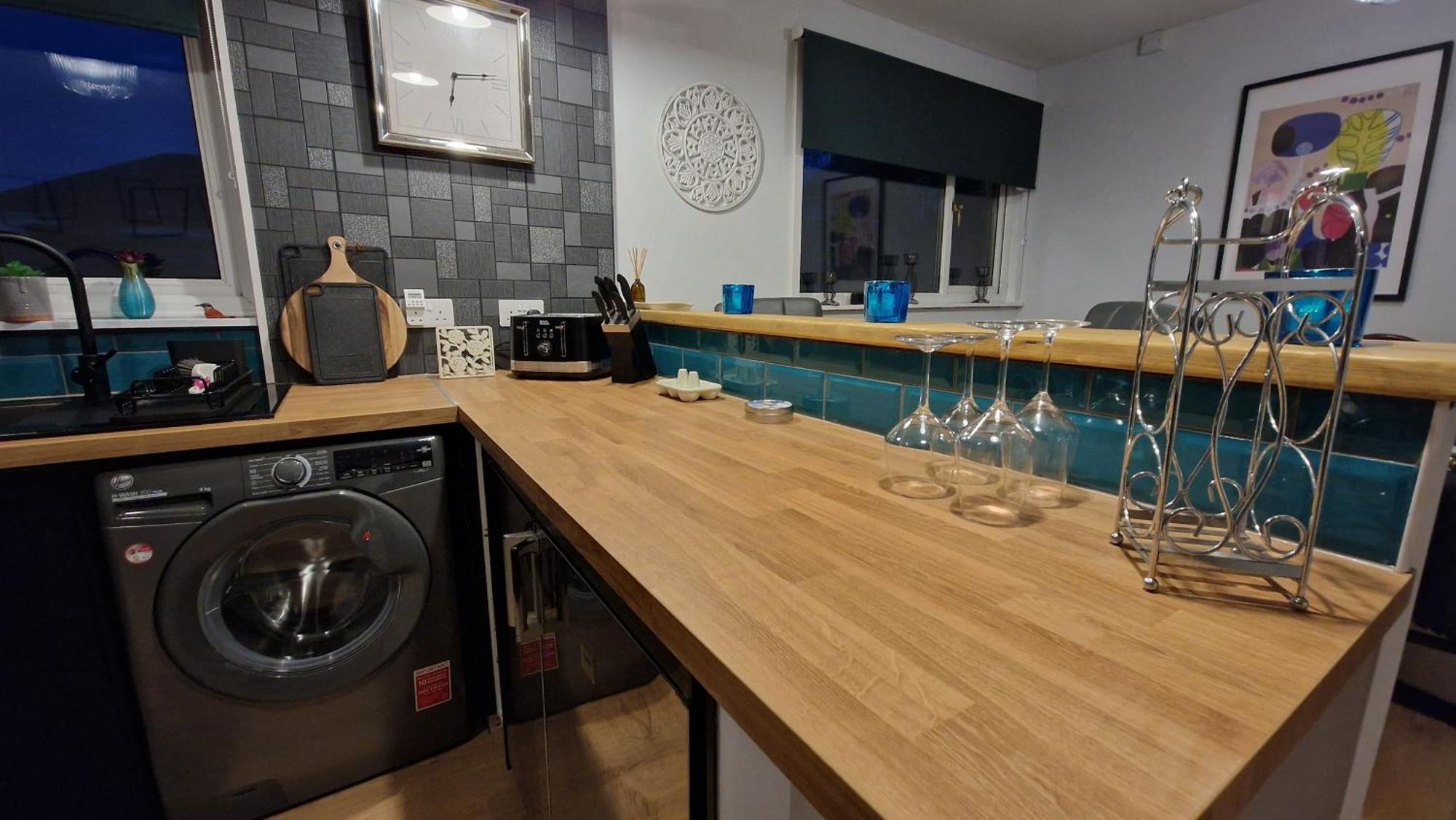 175 On Clyde - Spacious & Cosy Cedar Wood Bungalow 海伦斯堡 外观 照片